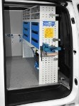 34_Racking with a pull-out vice bench on the bulkhead of the 2022 Scudo