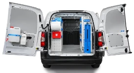 Allestimento con scaffalature per Fiat Doblo
