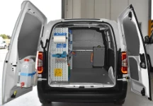Allestimento Doblo Fiat con rivestimenti, scaffali e accessori