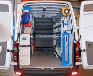 Allestimento officina mobile sul Dacia Dokker con morsa, portarotolo e tanica