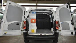 Racking only on the left of the Toyota ProAce City