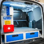 Side with sheet-metal panelling, floor panel and drawers in the Courier